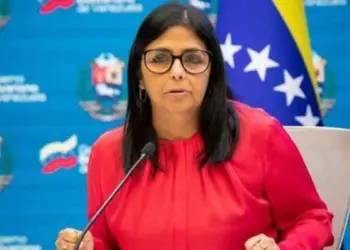 Delcy Rodríguez: Empresas internacionales no requieren licencias para operar en Venezuela
