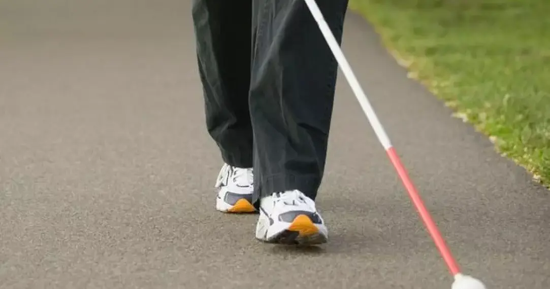 Presentan primeras tarjetas de débito para personas con discapacidad visual en Venezuela