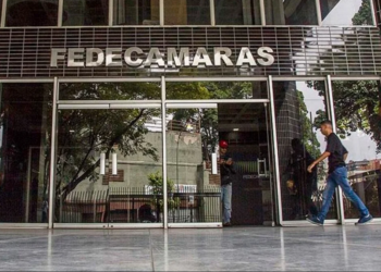 Fedecámaras propone un ingreso integral de 200 dólares mensuales