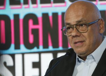 Jorge Rodríguez denunció «Vulgar secuestro de venezolanos» en EEUU