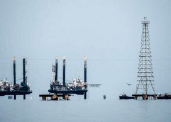 PDVSA reportó la desaparición de 2 tripulantes de la barcaza que explotó en el Lago de Maracaibo