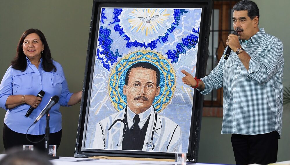 Maduro atribuye “mejoría milagrosa” del Papa a retrato de San José Gregorio Hernández