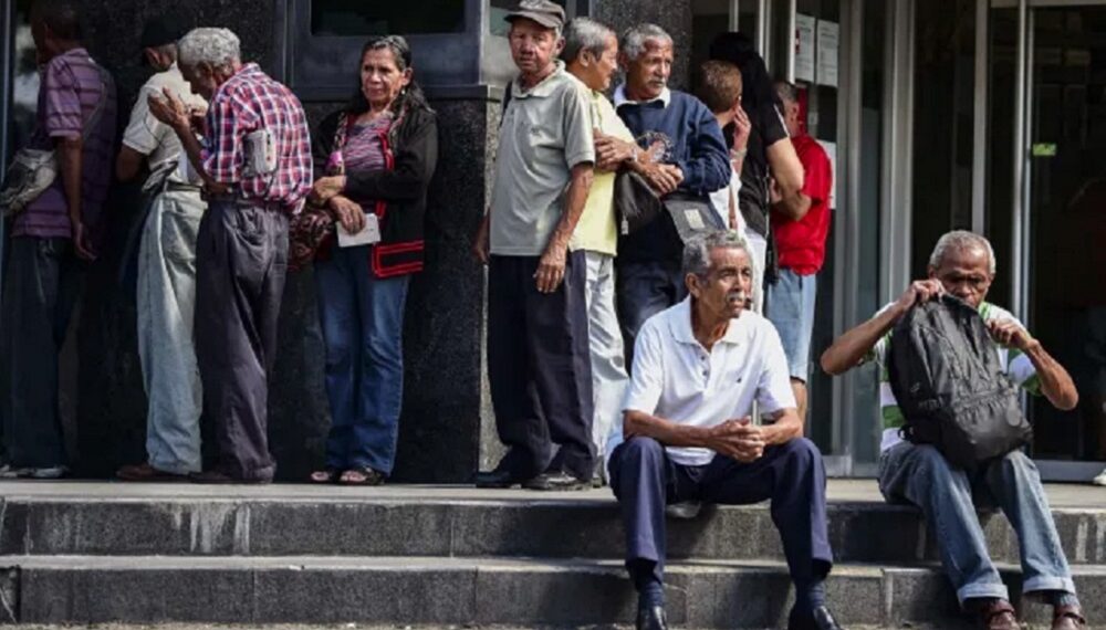 Pagan el Bono de Guerra Económica de marzo a los pensionados