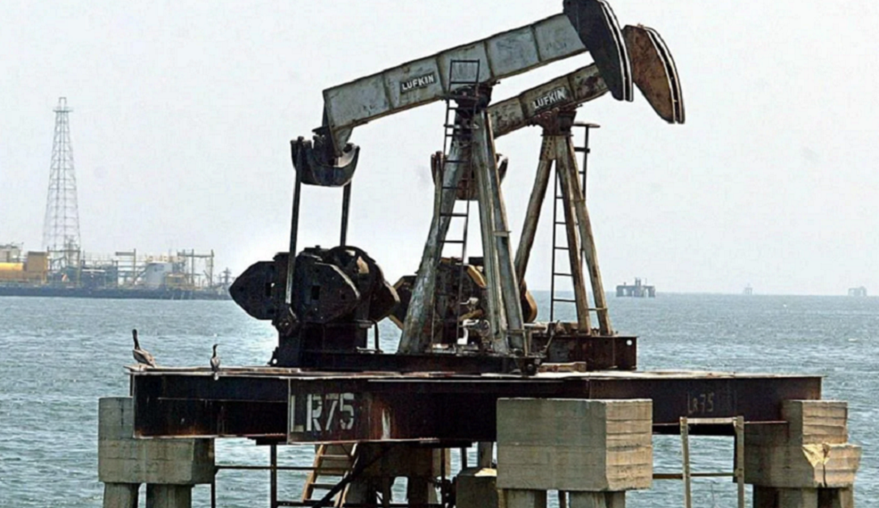 Reuters: Petróleo subirá por tercera semana consecutiva por presión de EEUU sobre Venezuela e Irán