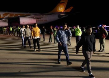 Casi 1.300 venezolanos volvieron en 7 vuelos entre febrero y marzo, en su mayoría deportados por EEUU