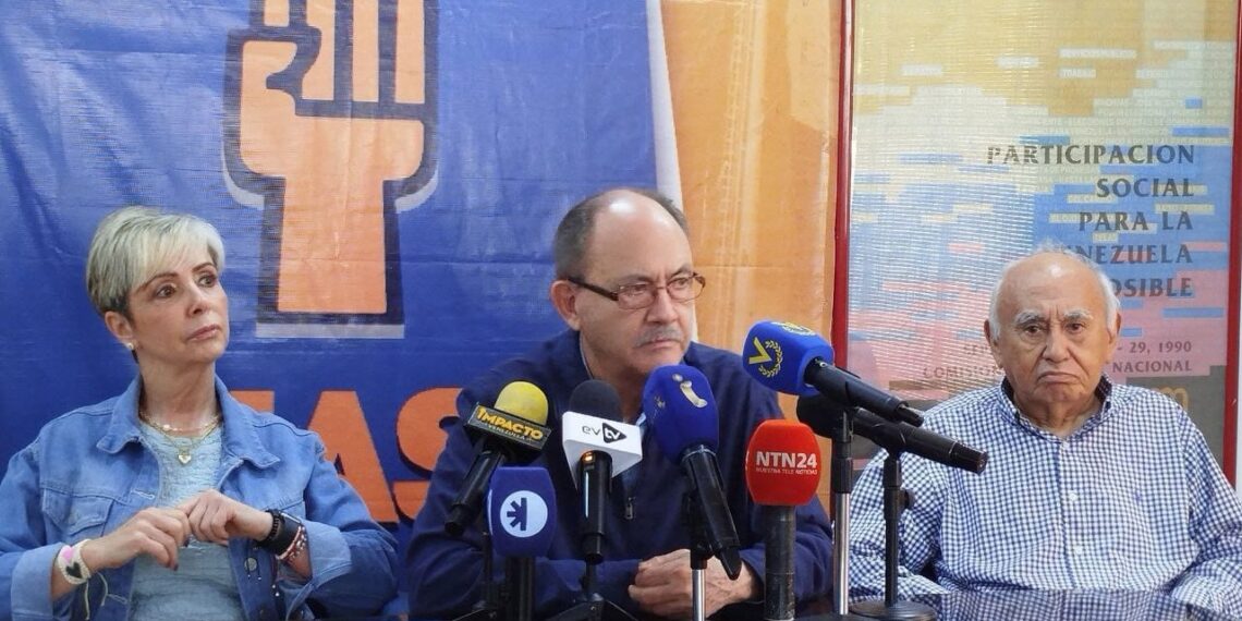 Felipe Mujica: Venezolanos en EEUU corren el riesgo de ser perseguidos amenazados y expulsados