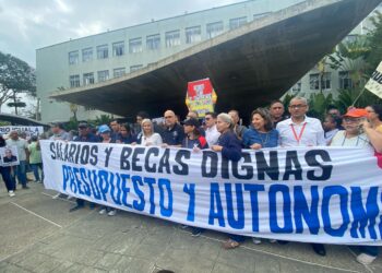 Comunidad universitaria de la UCV marcha en defensa de sus derechos y por un ajuste salarial