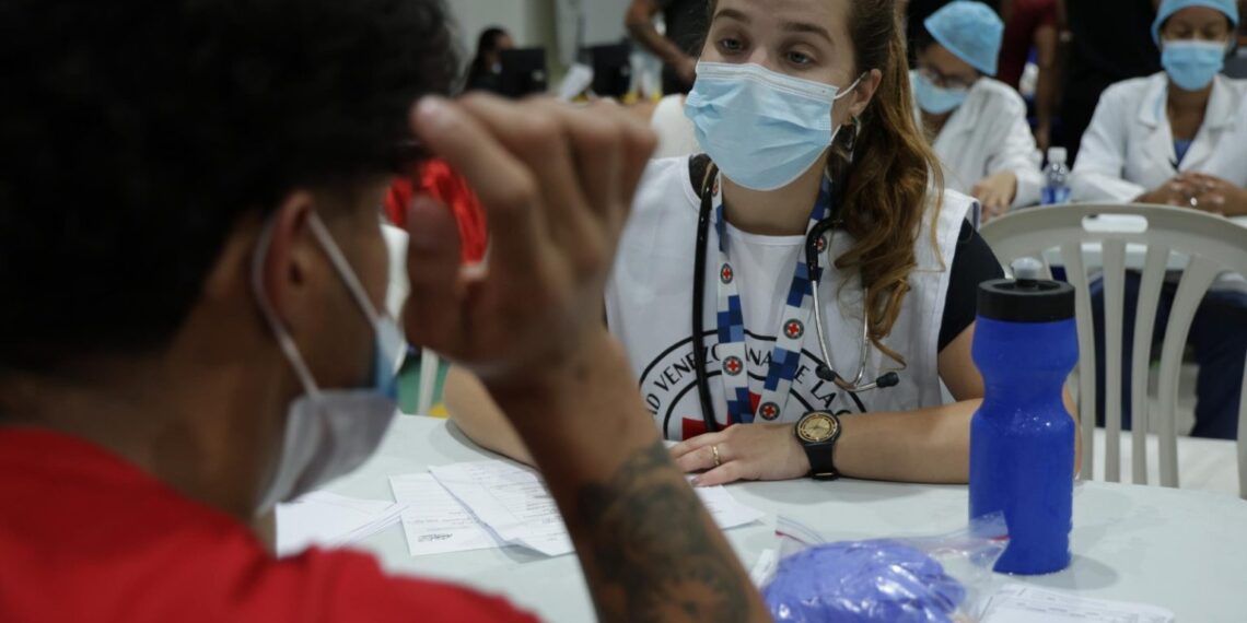 Cruz Roja Venezolana atiende a los migrantes que retornan al país