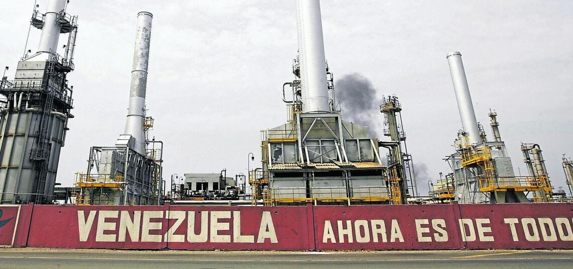 China paraliza compra de petróleo venezolano tras medidas de EEUU