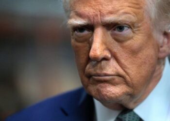 Gobierno de Trump batalla en los tribunales por vuelos de migrantes venezolanos a El Salvador