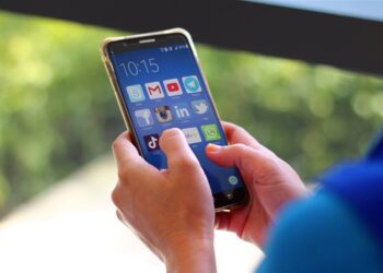 Activan número telefónico para reportar abusos y deportaciones de migrantes venezolanos en EE.UU.