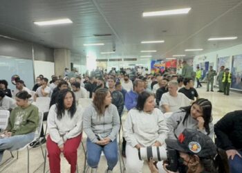 Llegaron al país en avión de EEUU otros 175 venezolanos deportados