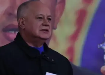 Cabello anuncia nuevo vuelo con migrantes venezolanos: uno de ellos con código rojo