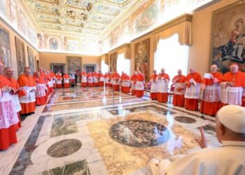 Cardenales suspenden celebraciones de beatificación hasta que se elija un nuevo pontífice