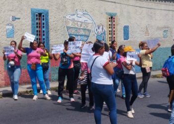 Docentes del municipio Acevedo exigen restitución del salario y bonificaciones que les suspendieron sin justificación