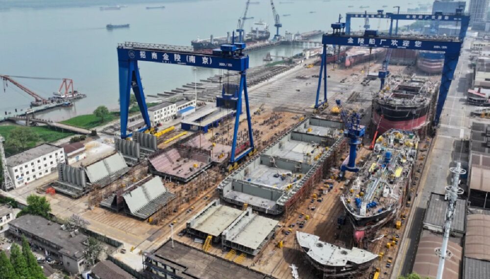 China asegura que EEUU grava algunas exportaciones al 245%