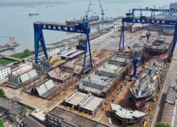 China asegura que EEUU grava algunas exportaciones al 245%