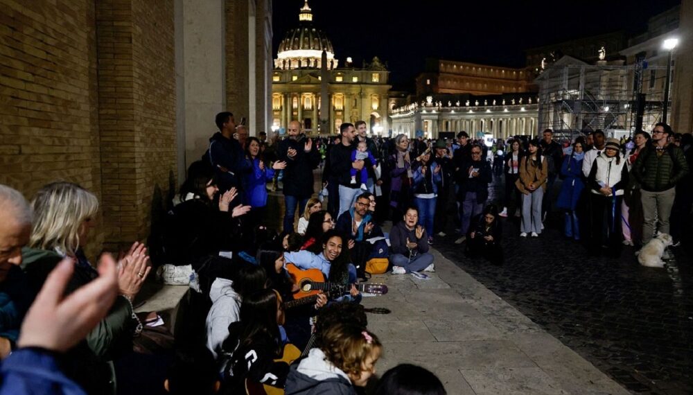 Más de 128.000 personas han visitado la capilla ardiente del papa Francisco