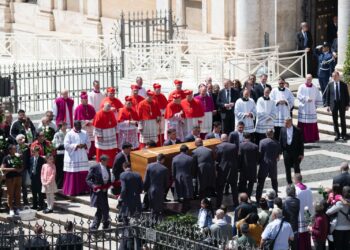 El papa Francisco ya descansa en su última morada