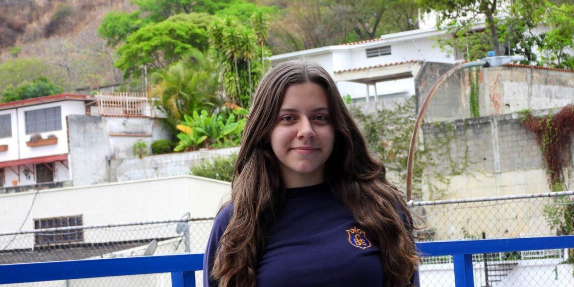 Estudiante venezolana gana premio a mejor actriz en la en festival teatral en Italia