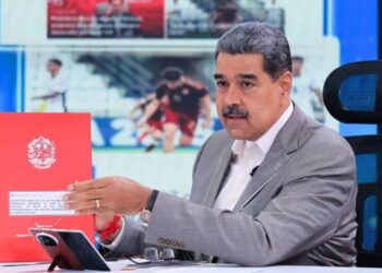 Maduro firmó Decreto de Emergencia Económica
