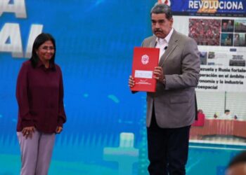 Maduro anuncia que este 8 de abril firmará un decreto de emergencia económica