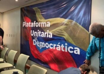 Plataforma Unitaria rechaza decreto de emergencia económica: “Golpea duro a trabajadores y empresarios”