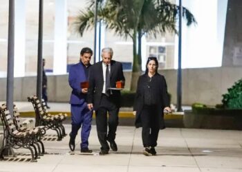 Cremaron los restos de Mario Vargas Llosa tras un velorio privado