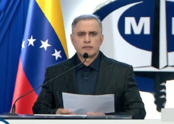 Saab acusó a Bukele de ser «violador serial» de derechos humanos y «traficante de venezolanos»