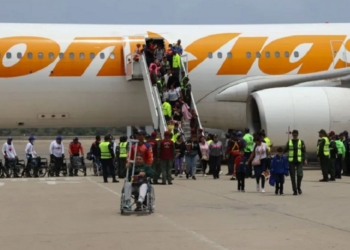 Maduro anunció que avión viajará el jueves a México para «rescatar» a 300 migrantes