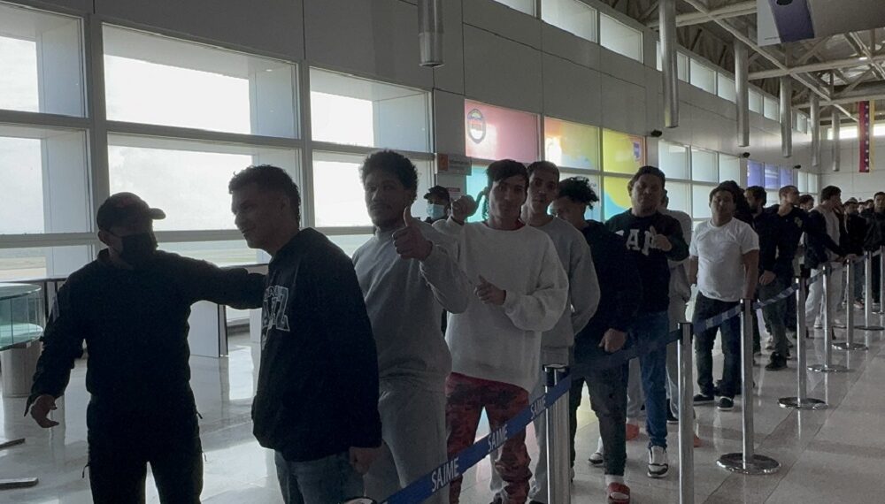 Retornaron en segundo avión estadounidense otros 208 venezolanos deportados por EEUU