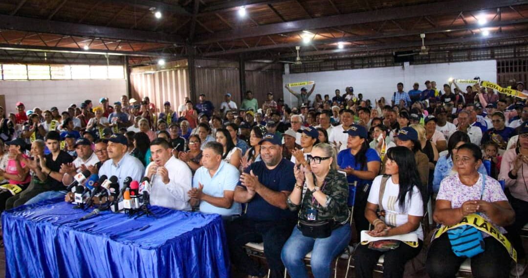 Alcaldes opositores y sociedad civil proponen a Ecarri asumir candidatura a la gobernación de Aragua