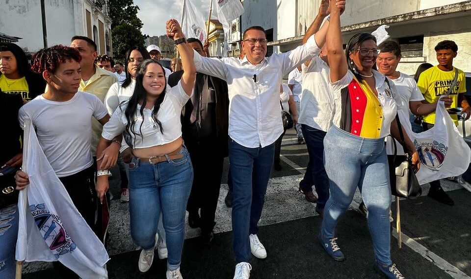Negal Morales inscribió su candidatura a la gobernación con el compromiso “hambre cero” para Miranda