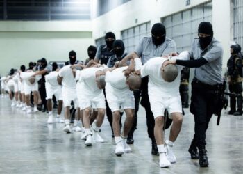 Jorge Rodríguez llama «payaso» a Bukele tras propuesta de canje de prisioneros