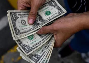 Precio del dólar paralelo supera nuevamente los 100 bolívares