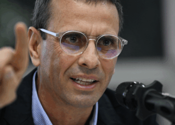 Capriles llama a votar el 25 de mayo: sigo luchando por el cambio