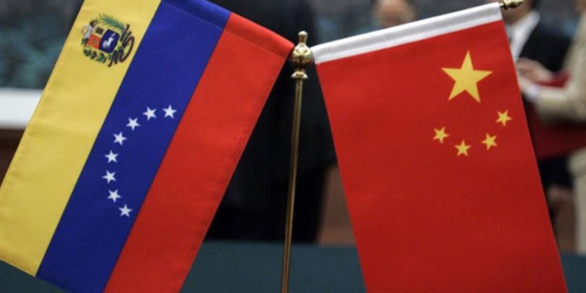 Venezuela y China evalúan avances en cooperación financiera y energética