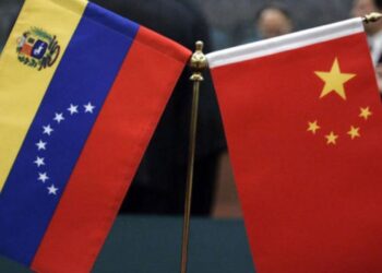 Venezuela y China evalúan avances en cooperación financiera y energética