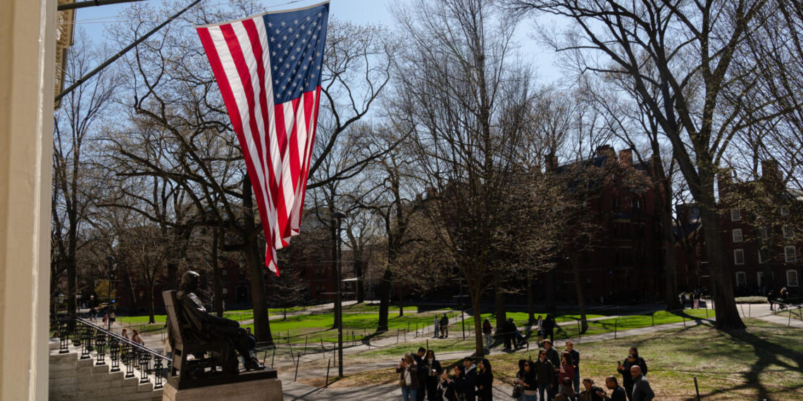 «Será perjudicial para EEUU»: gobiernos  rechazan veto a estudiantes extranjeros en Harvard
