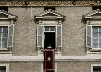 La elección del Papa: de la fumata blanca al «Habemus Papam”