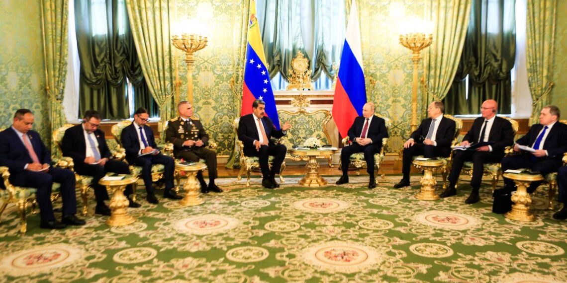 Vladimir Putin y Nicolás Maduro firmaron acuerdo de cooperación por 10 años