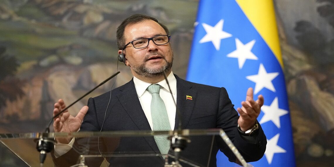 Venezuela critica «actitud parcializada» de Volker Türk frente al trato contra migrantes