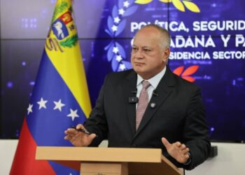 Ministro Cabello denuncia «plan violento» de la oposición: suspenden los vuelos desde Colombia