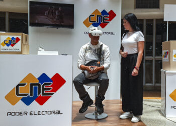 CNE activa puntos de realidad virtual para enseñar a votar el 25MAY