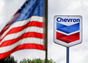 Presidente de Chevron advierte riesgos para EEUU si la compañía abandona Venezuela
