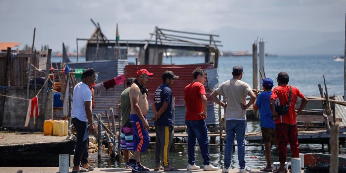 Migrantes retornan a Colombia usando nueva ruta por el Pacífico