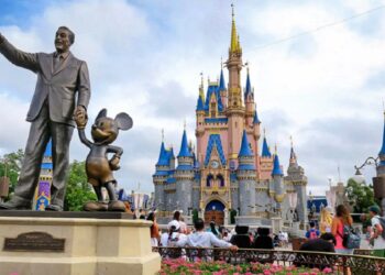 Bloomberg: Disney suspende a venezolanos con TPS por fallo de la Corte Suprema
