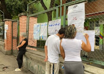Así se vieron algunos centros de votación en Caracas (Fotos + Videos)