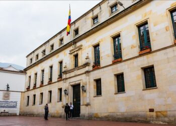 Colombia informa que vuelos de carga con Venezuela continuarán con normalidad