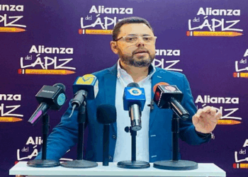 Antonio Ecarri pide «pensar con la cabeza» y llama a «votar» para «rescatar al país»